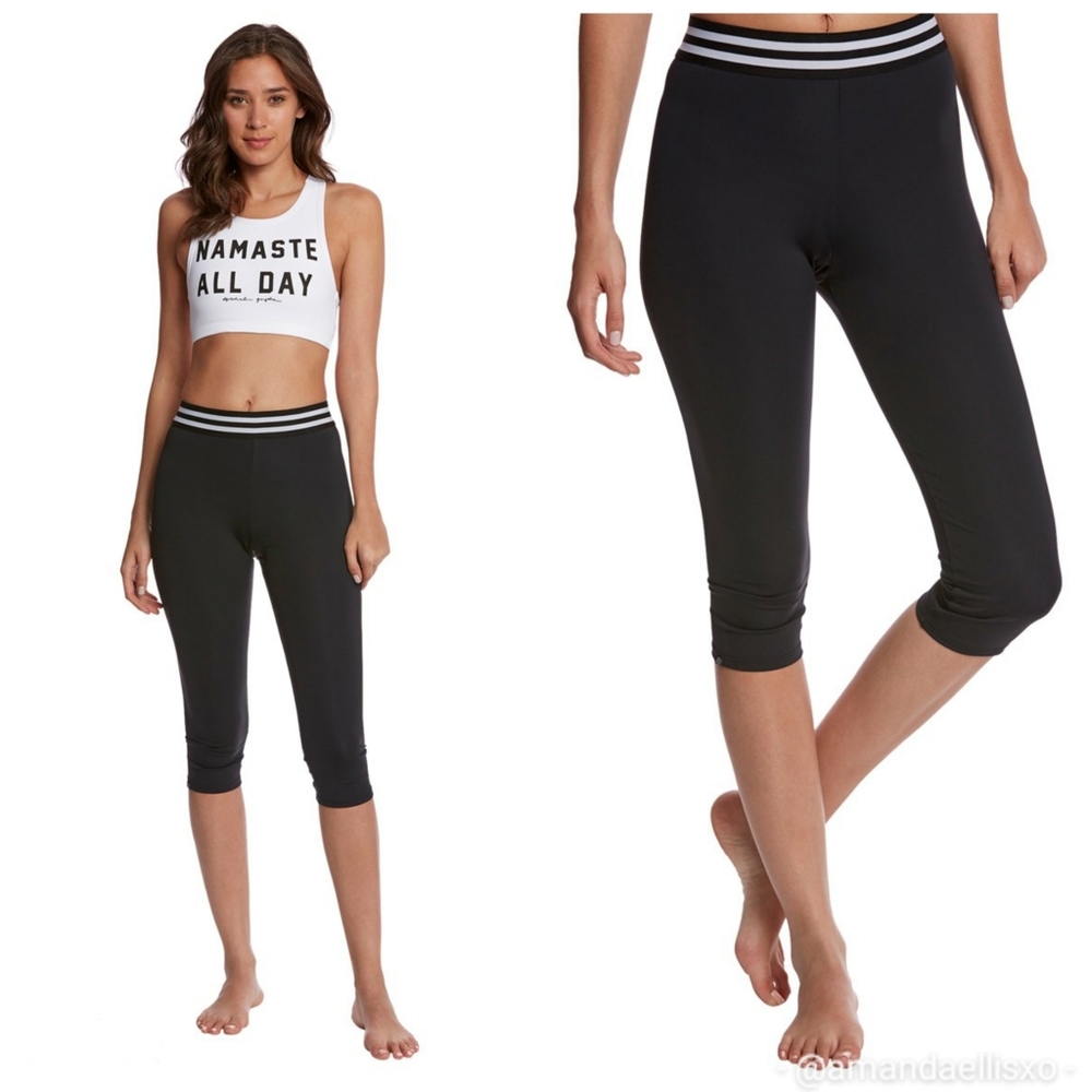 Onzie High Waist Elastic Yoga Capris Black/White